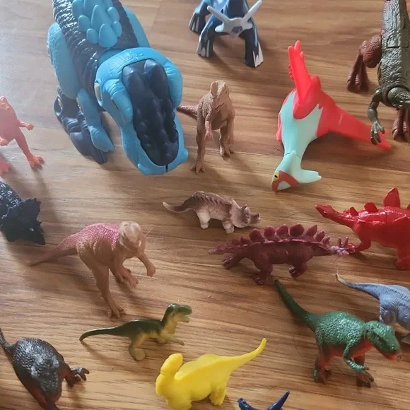 Dinosaur Toy Set for Kids 39 Total - Picture 5 of 6